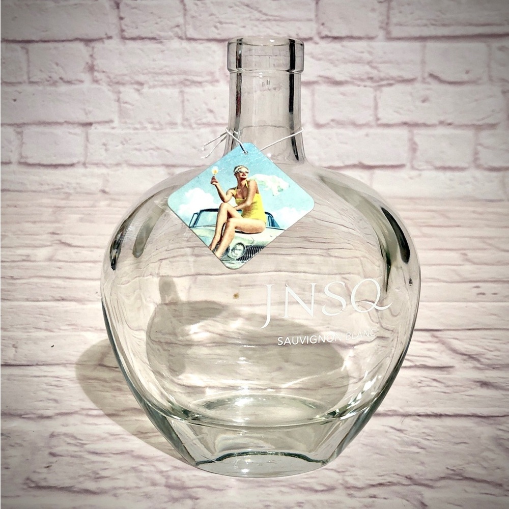 8” JNSQ Sauvignon Blanc Clear Glass Decanter Bottle